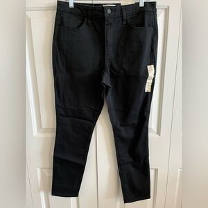 NWT Universal Thread Women’s High Rise Skinny Black Jeans (12 Short)